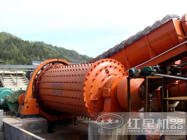 間歇球磨機(jī)案例現(xiàn)場(chǎng) 間歇球磨機(jī)案例現(xiàn)場(chǎng)