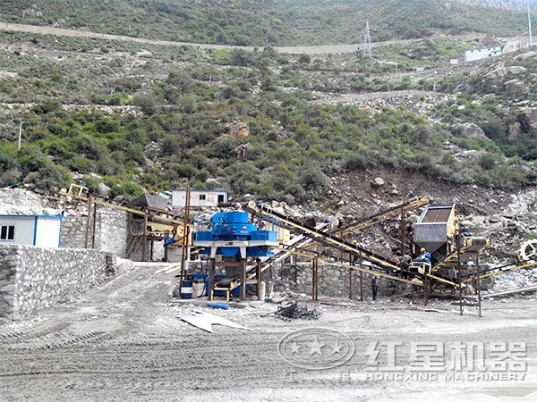 江西某石灰?guī)r制砂現(xiàn)場(chǎng) 江西某石灰?guī)r制砂現(xiàn)場(chǎng)