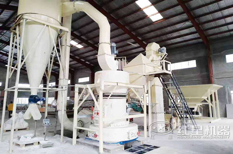 江蘇螢石磨粉加工現場 江蘇螢石磨粉加工現場