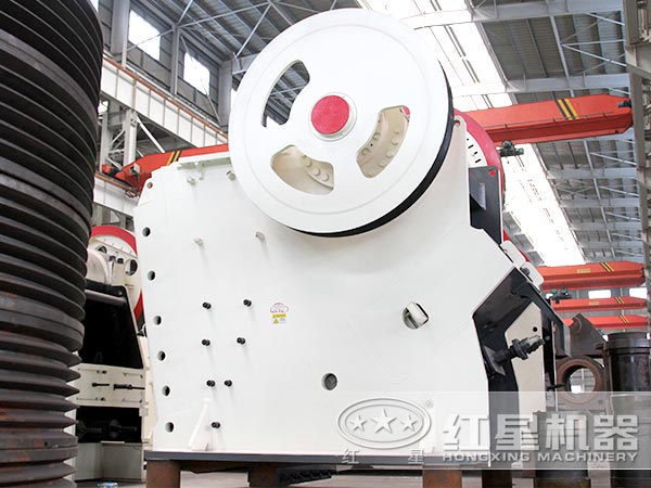 120噸鄂式破碎機 120噸鄂式破碎機