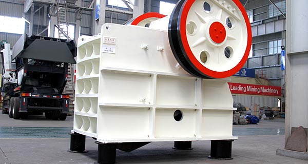 破碎混凝土的小型顎式破碎機多少錢?(時產量5-20噸) 破碎混凝土的小型顎式破碎機多少錢?(時產量5-20噸)