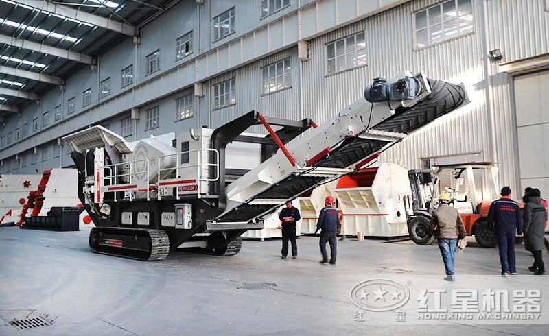 客戶參觀履帶移動破碎站 客戶參觀履帶移動破碎站