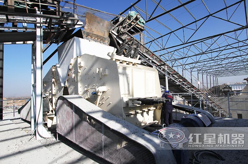 安徽時產500-600噸石灰巖破碎生產線現場:反擊破 安徽時產500-600噸石灰巖破碎生產線現場:反擊破