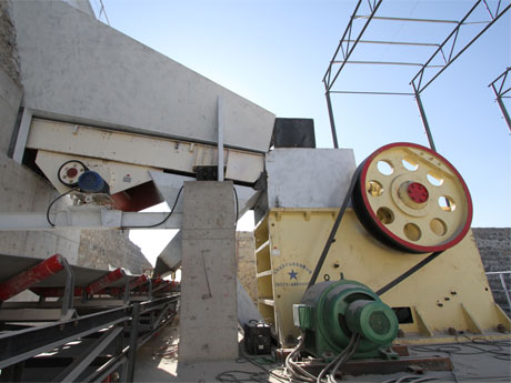 安徽時(shí)產(chǎn)500-600噸石灰?guī)r破碎生產(chǎn)線 安徽時(shí)產(chǎn)500-600噸石灰?guī)r破碎生產(chǎn)線