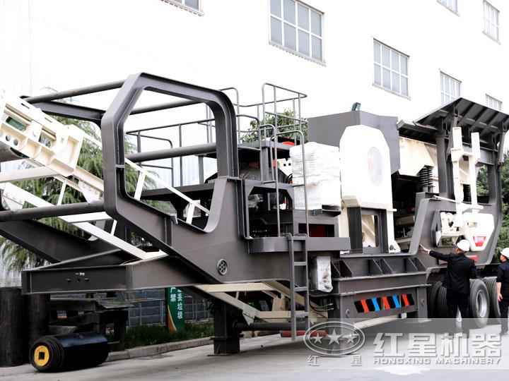 輪胎移動破碎站配鄂式破碎機(jī),時產(chǎn)50-500t/h 輪胎移動破碎站配鄂式破碎機(jī),時產(chǎn)50-500t/h