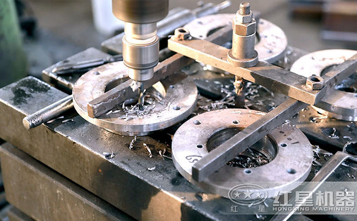 紅星出品，必出精品，匠心工藝打造高品質、高性價比的大中型履帶移動破碎一體機 