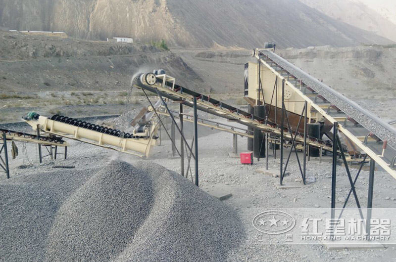 LX-1115螺旋洗砂機洗砂作業(yè)現(xiàn)場 LX-1115螺旋洗砂機洗砂作業(yè)現(xiàn)場