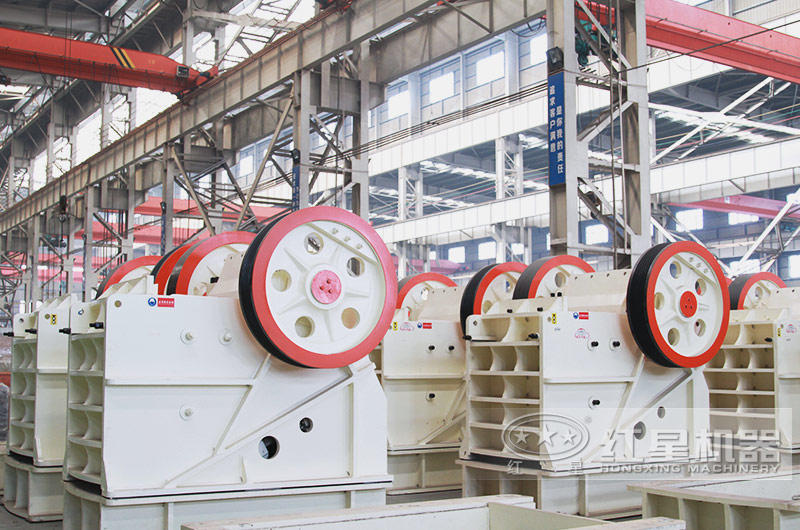 鄂式破碎機(jī)；粗碎破碎比大