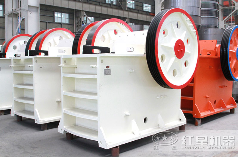 顎式破碎機-進(jìn)料口大、破碎比大 顎式破碎機-進(jìn)料口大、破碎比大