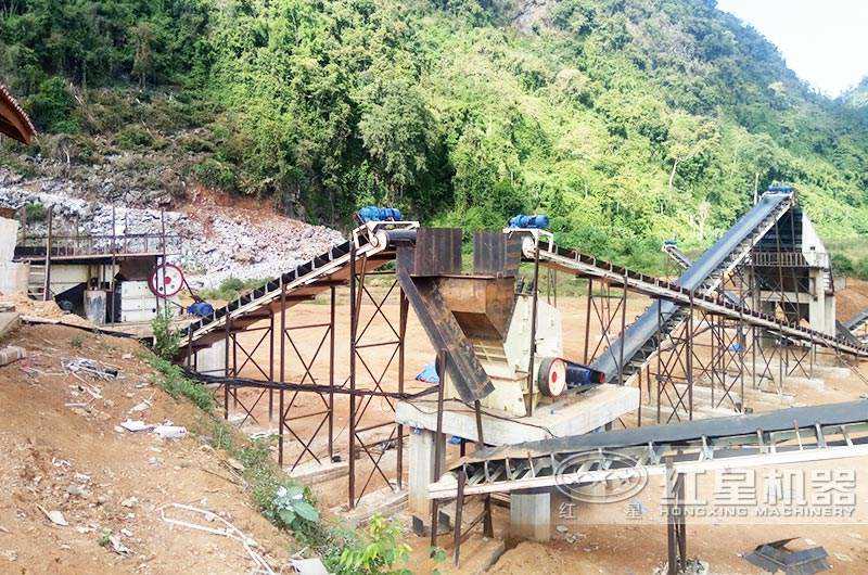 河南洛陽石灰石生產(chǎn)現(xiàn)場 河南洛陽石灰石生產(chǎn)現(xiàn)場