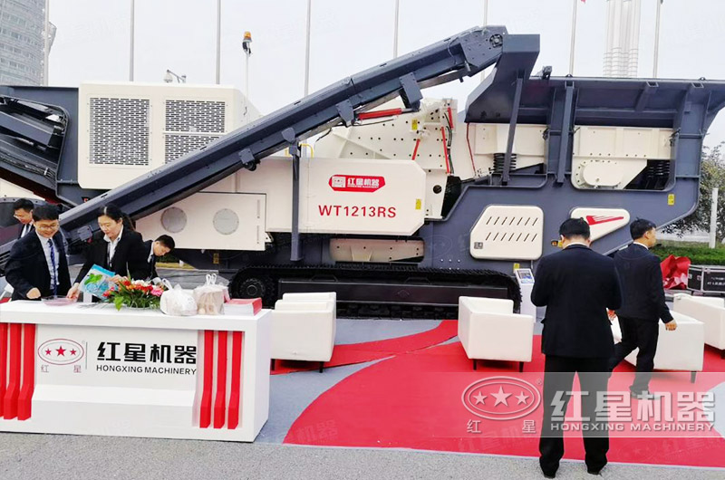 反擊式履帶破碎一體機(jī) 反擊式履帶破碎一體機(jī)