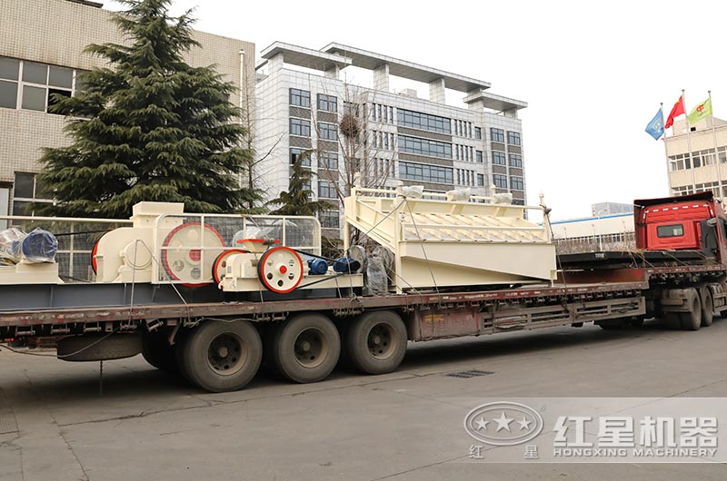 小型對輥制砂機發(fā)往陜西 小型對輥制砂機發(fā)往陜西