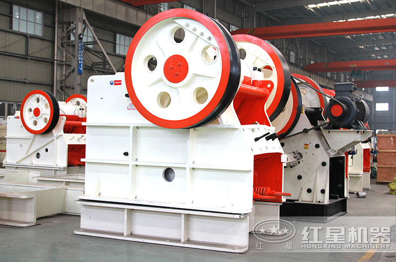 大型顎式破碎機(jī)設(shè)備圖 大型顎式破碎機(jī)設(shè)備圖