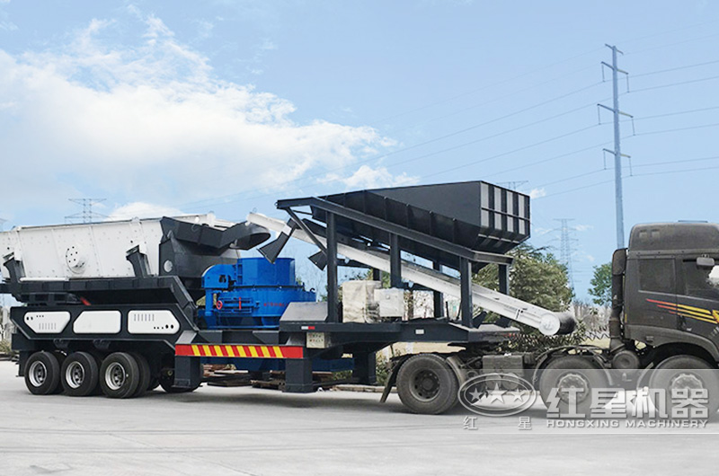 小型移動(dòng)治沙機(jī)圖片，輪胎式