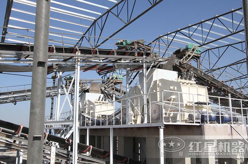 反擊式破碎機作業(yè)現(xiàn)場圖片 反擊式破碎機作業(yè)現(xiàn)場圖片