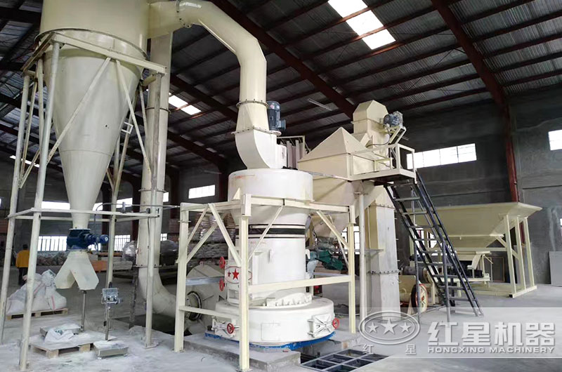 石粉磨粉機(jī)作業(yè)現(xiàn)場圖 石粉磨粉機(jī)作業(yè)現(xiàn)場圖