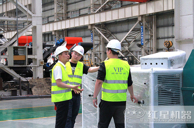 客戶到設(shè)備生產(chǎn)車間實地考察 客戶到設(shè)備生產(chǎn)車間實地考察