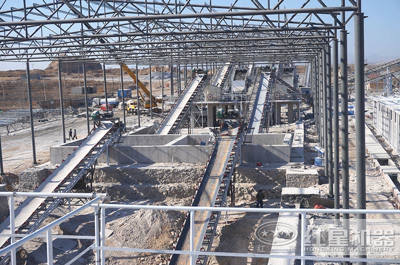 河北客戶皮帶輸送機(jī)工作現(xiàn)場(chǎng)圖 河北客戶皮帶輸送機(jī)工作現(xiàn)場(chǎng)圖