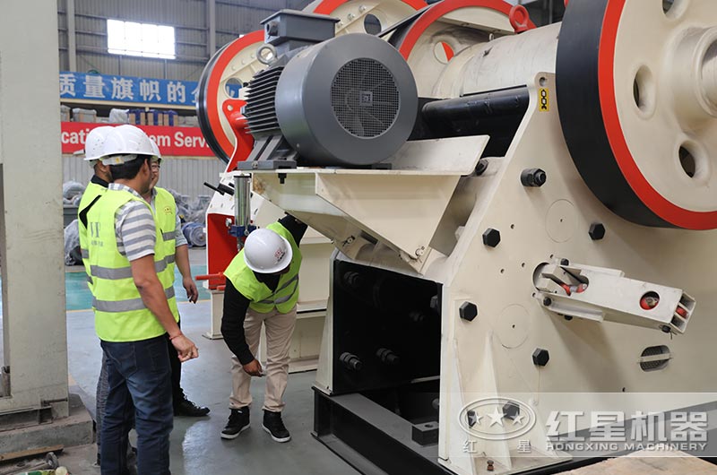 客戶到廠參觀，近距離了解設備