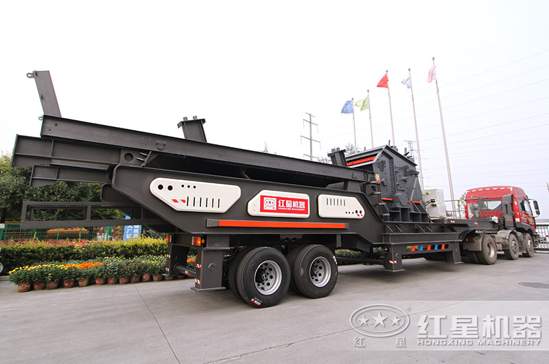 中細(xì)碎輪胎移動(dòng)破碎站直接開往客戶現(xiàn)場 中細(xì)碎輪胎移動(dòng)破碎站直接開往客戶現(xiàn)場