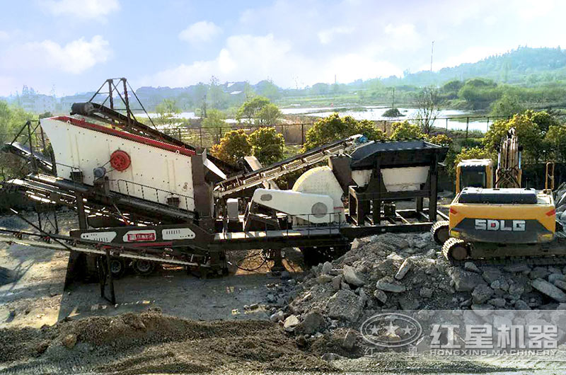 移動錘式破碎機(jī)加工客戶現(xiàn)場實(shí)拍 移動錘式破碎機(jī)加工客戶現(xiàn)場實(shí)拍