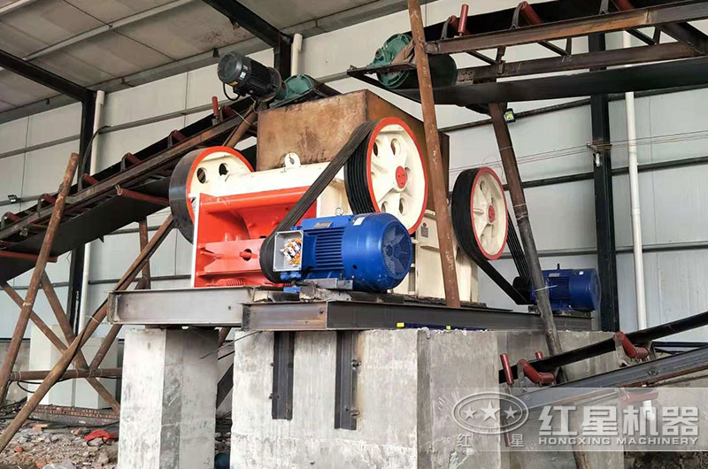 細鄂破機作業(yè)現(xiàn)場 細鄂破機作業(yè)現(xiàn)場