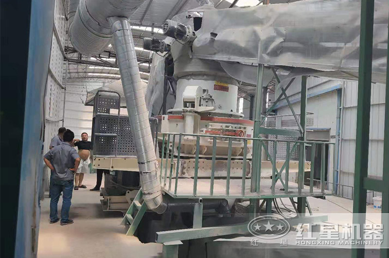 環(huán)保型制砂機室內(nèi)作業(yè)現(xiàn)場 環(huán)保型制砂機室內(nèi)作業(yè)現(xiàn)場