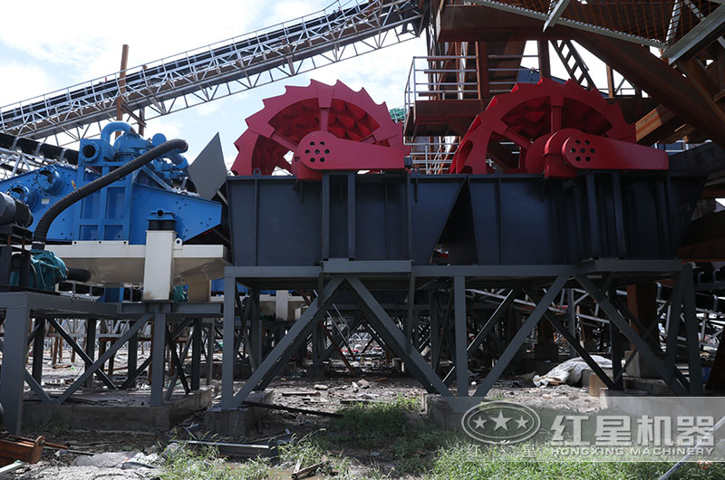 洗砂機(jī)聯(lián)機(jī)作業(yè)現(xiàn)場(chǎng) 洗砂機(jī)聯(lián)機(jī)作業(yè)現(xiàn)場(chǎng)